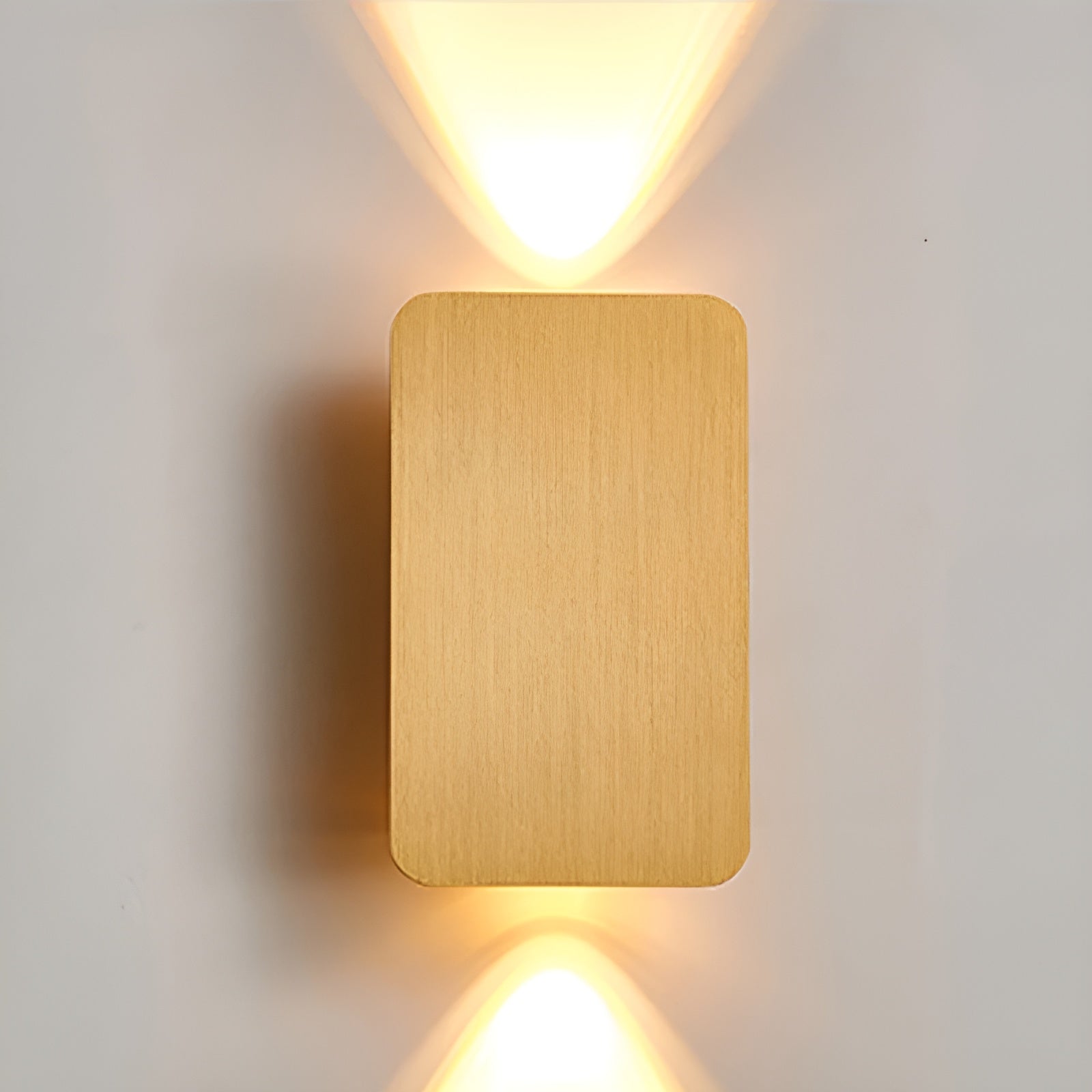 ScandiLuxe | Élégante Applique Murale Design LED pour Salon Moderne 3
