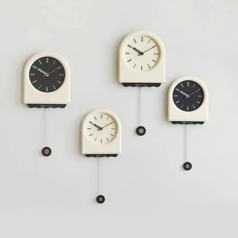 CremePendulum Clock - Horloge murale a pendule au design coreen moderne