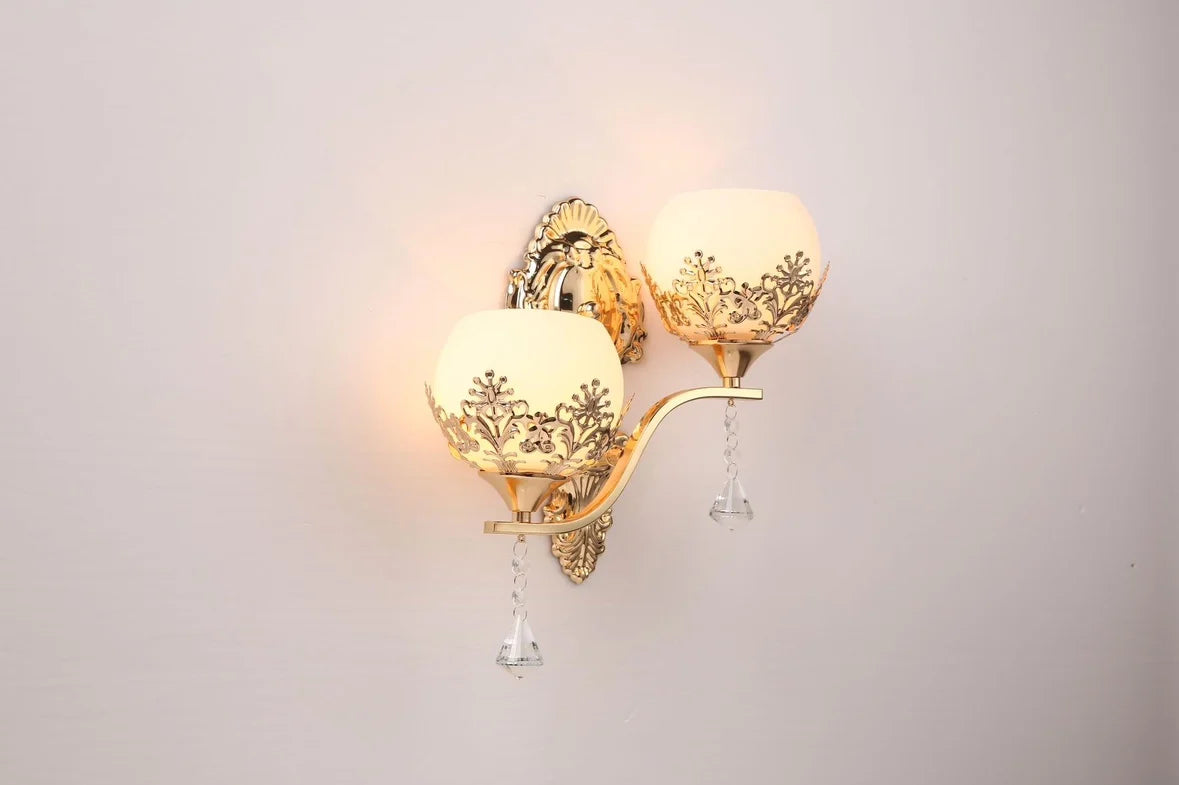 LuxeGlow - Applique Murale LED Doree pour un Eclairage Chaleureux