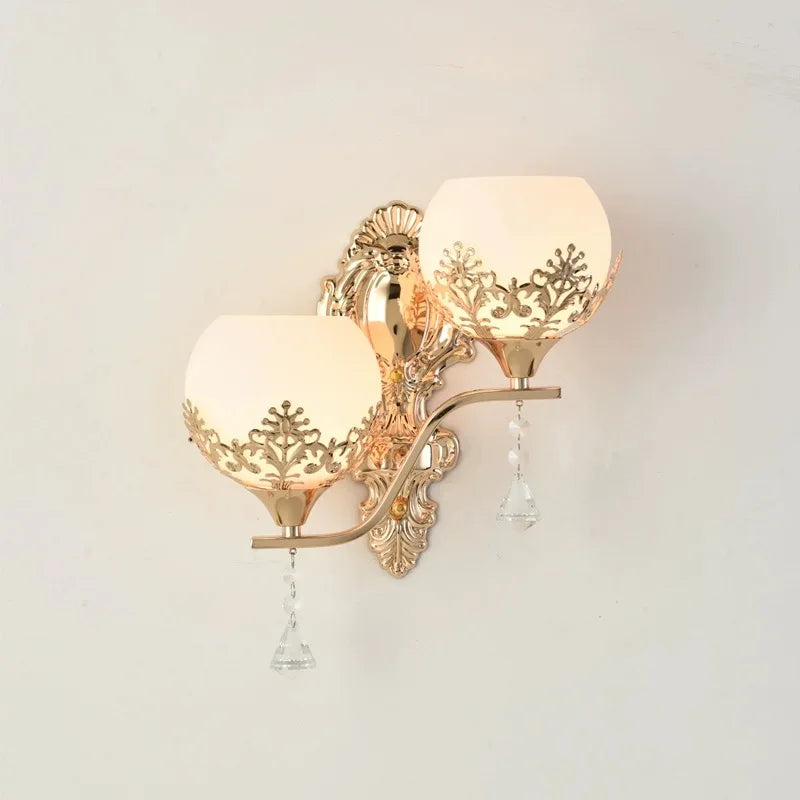 LuxeGlow - Applique Murale LED Doree pour un Eclairage Chaleureux