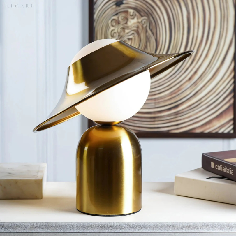 GoldAura Table Lamp - Élégante Lampe Dorée Maison