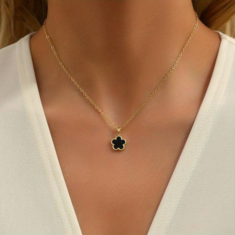Fiora – Collier Floral Envouûtant pour la Chance