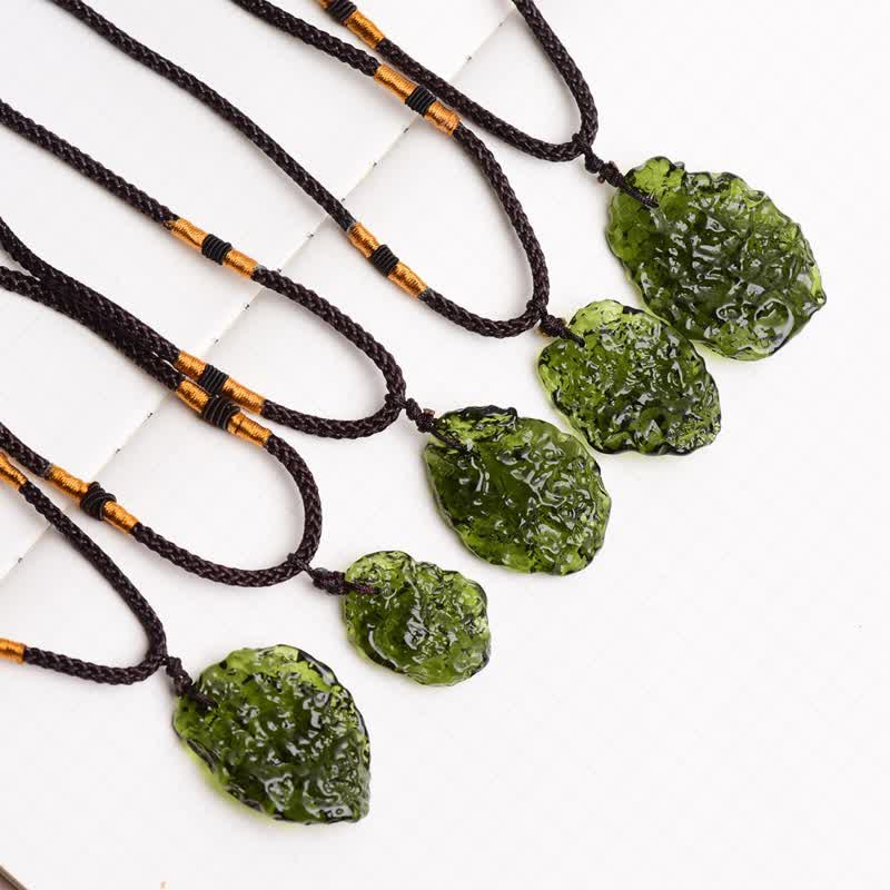 Alina - Collier pendentif moldavite verte de purification