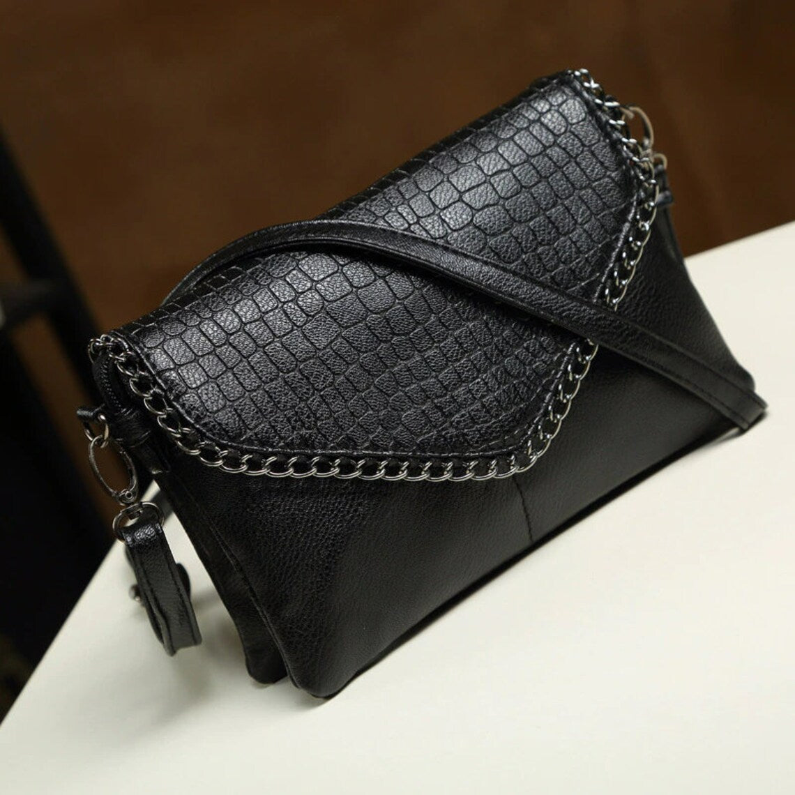 Alexa Clutch – Élégance Intemporelle en Mode
