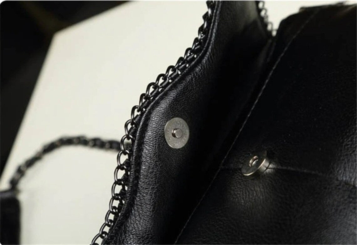Alexa Clutch – Élégance Intemporelle en Mode
