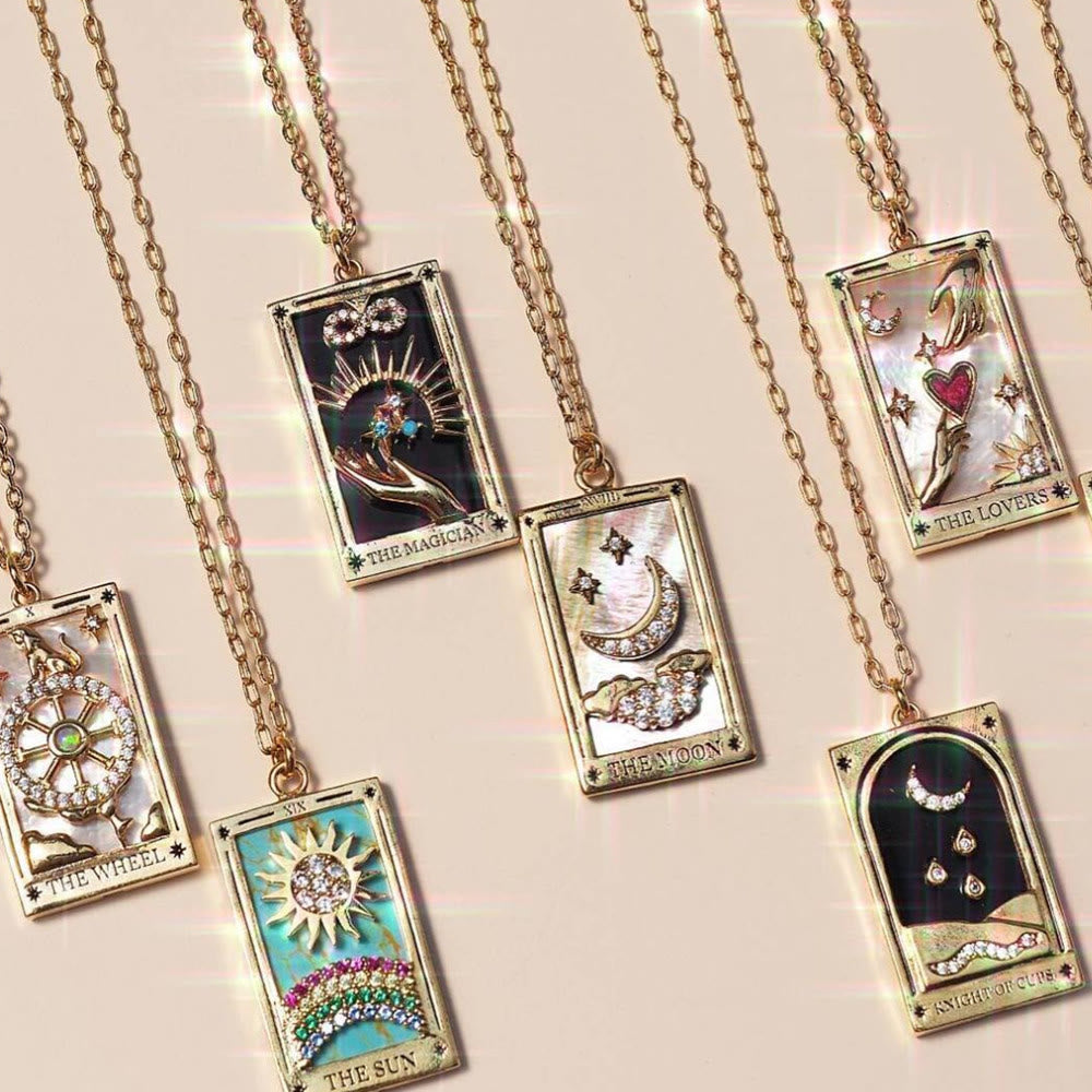 Amara - Collier pendentif tarot doré en zircone