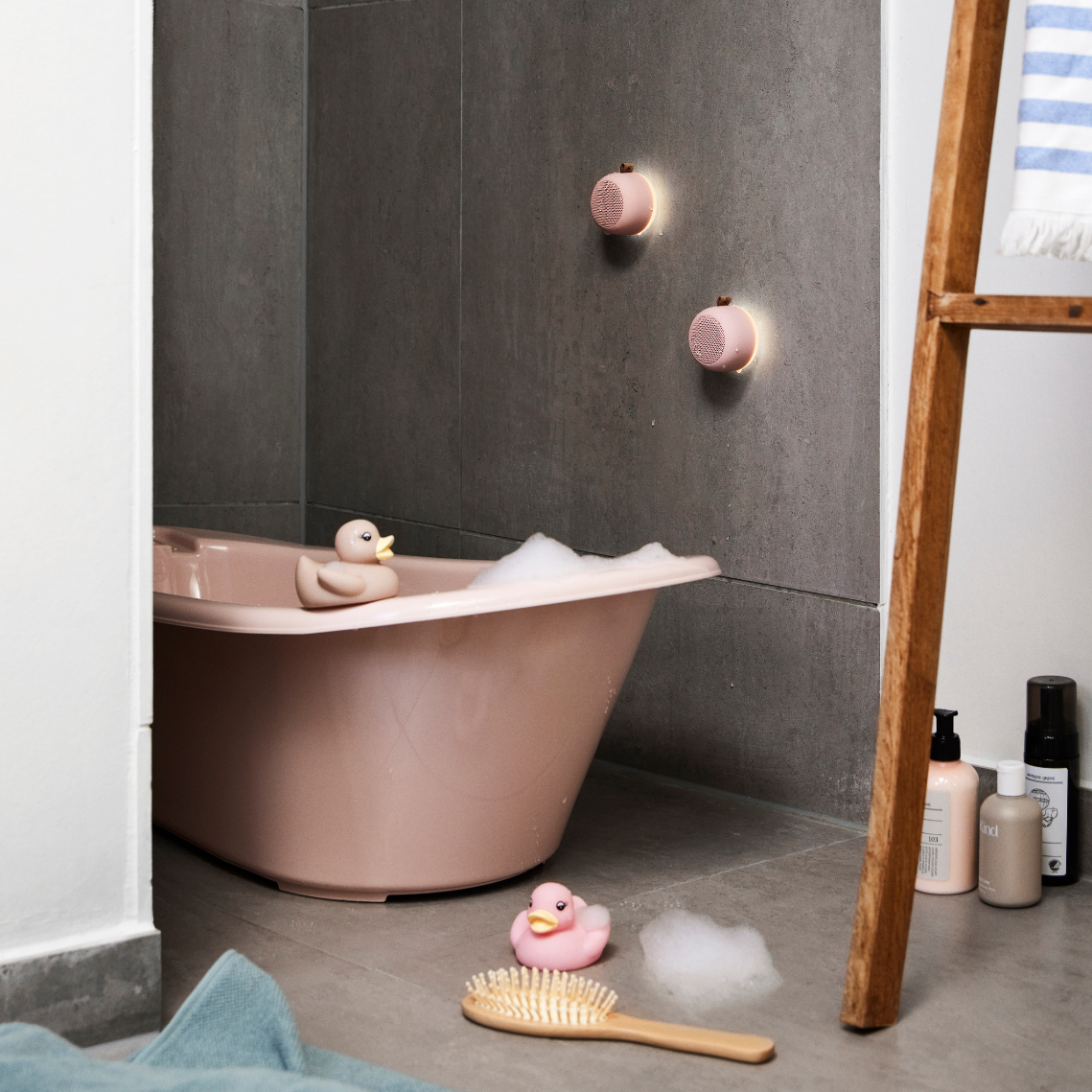 AquaBeats - Lampe Enceinte Bluetooth Étanche pour Salle de Bain