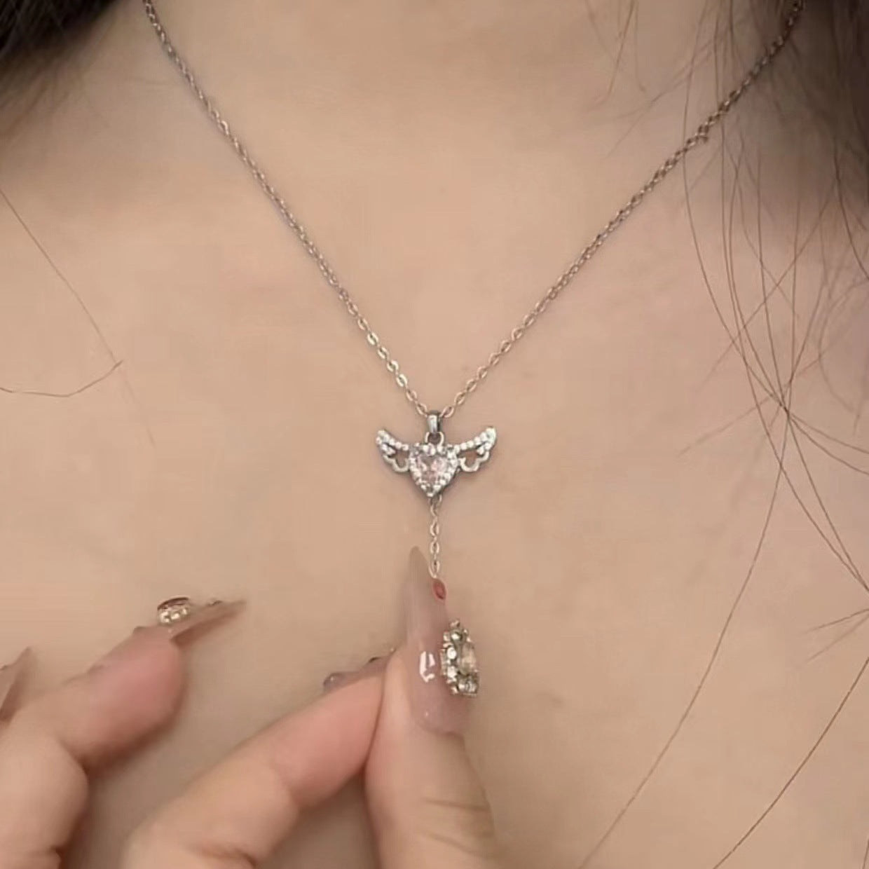 Livia - Collier pendentif aile d'ange élégant