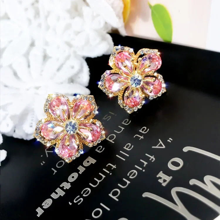 Flora - Boucles fleurs en zircone, charme et positivité