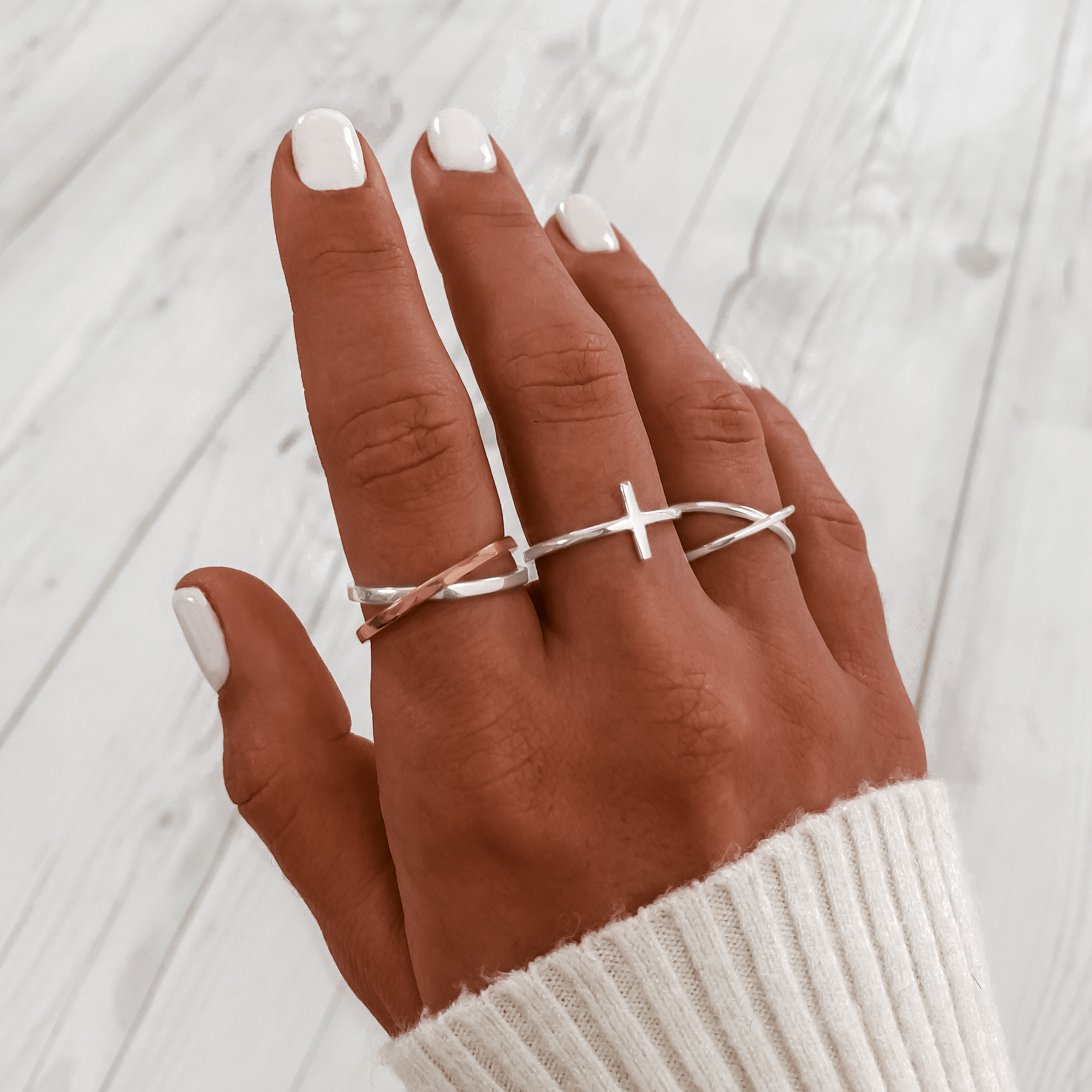 Calindra - Bague double croix en argent élégante