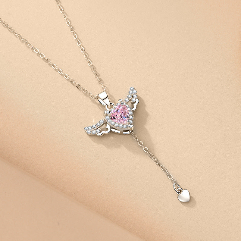 Livia - Collier pendentif aile d'ange élégant