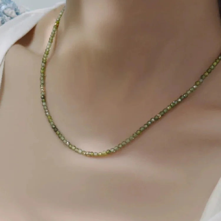 Celeste - Collier en zircone vert olive, or 14K luxueux
