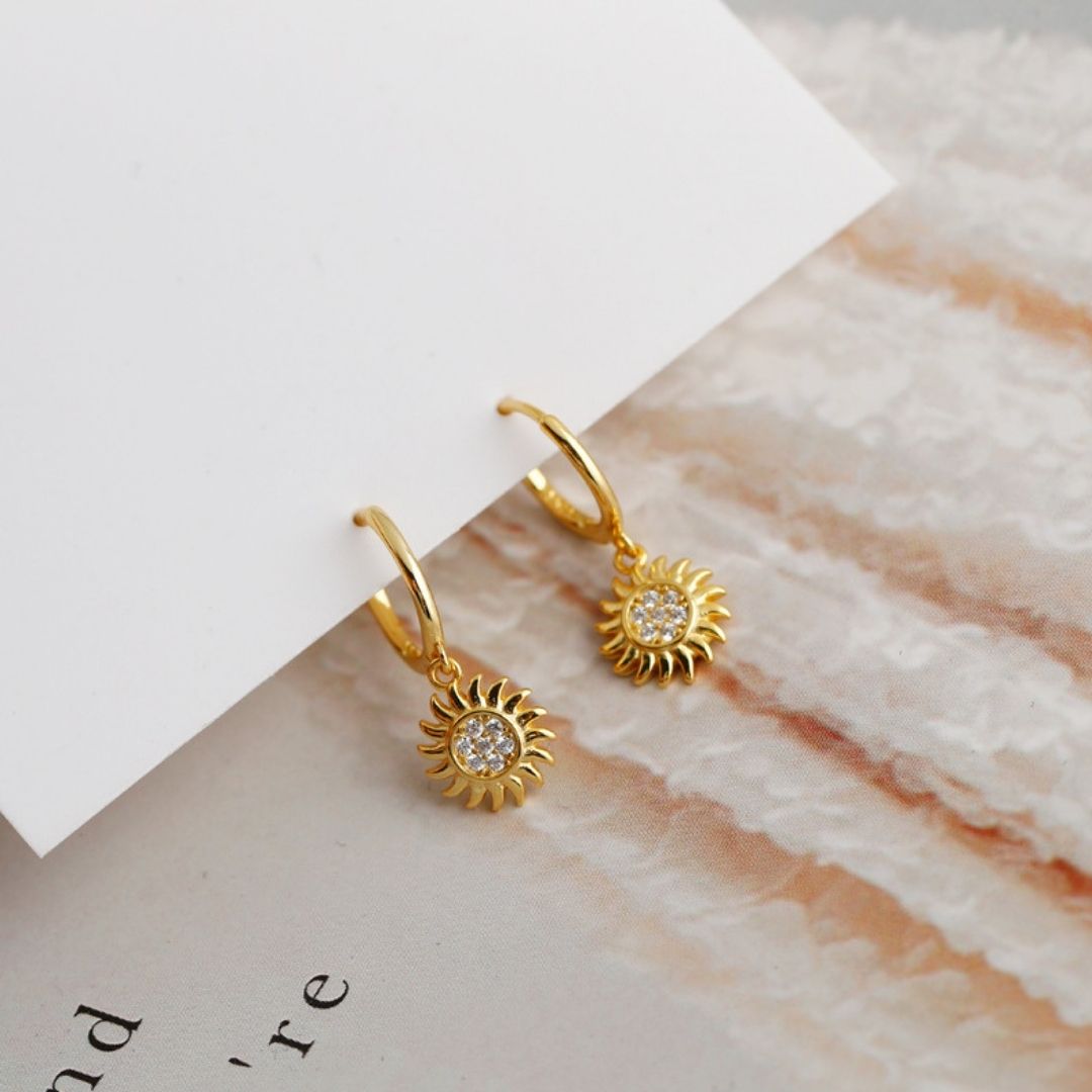 Elara - Boucles d'oreilles élégantes au motif soleil