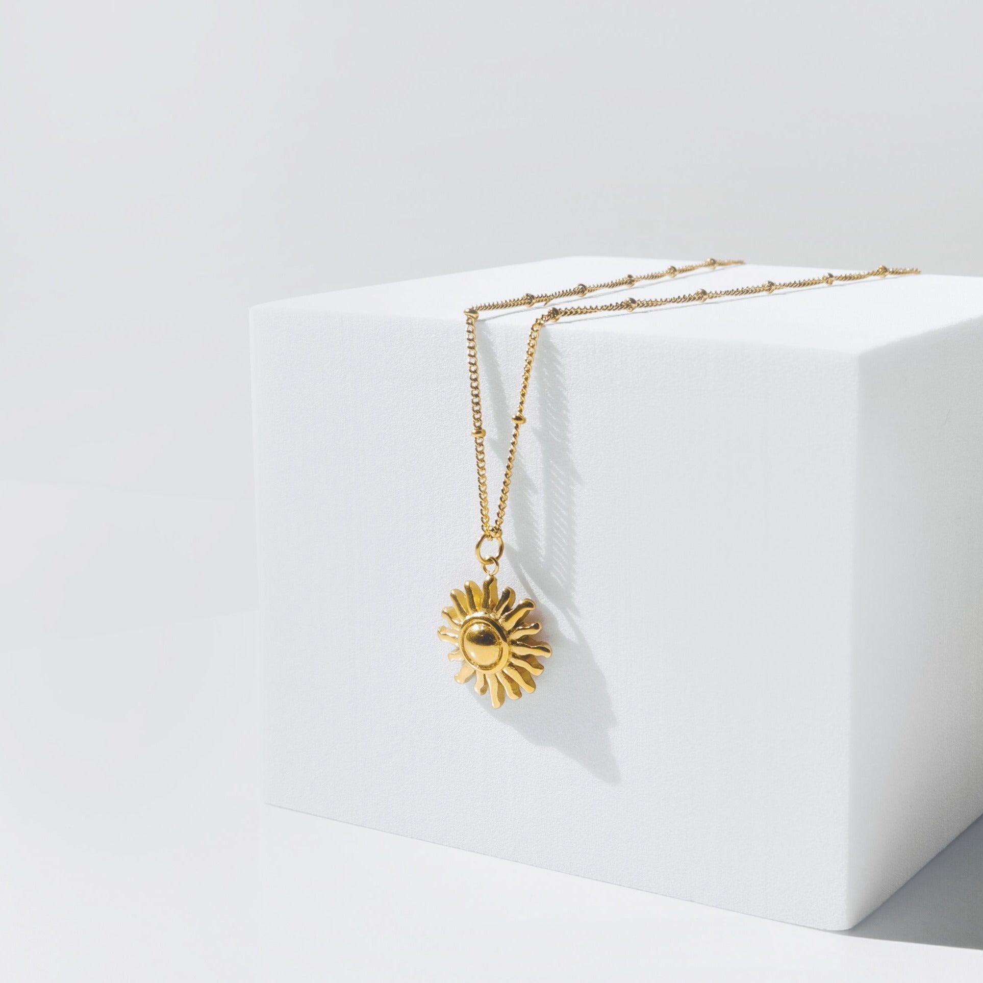 Solara - Collier pendentif soleil éclatant