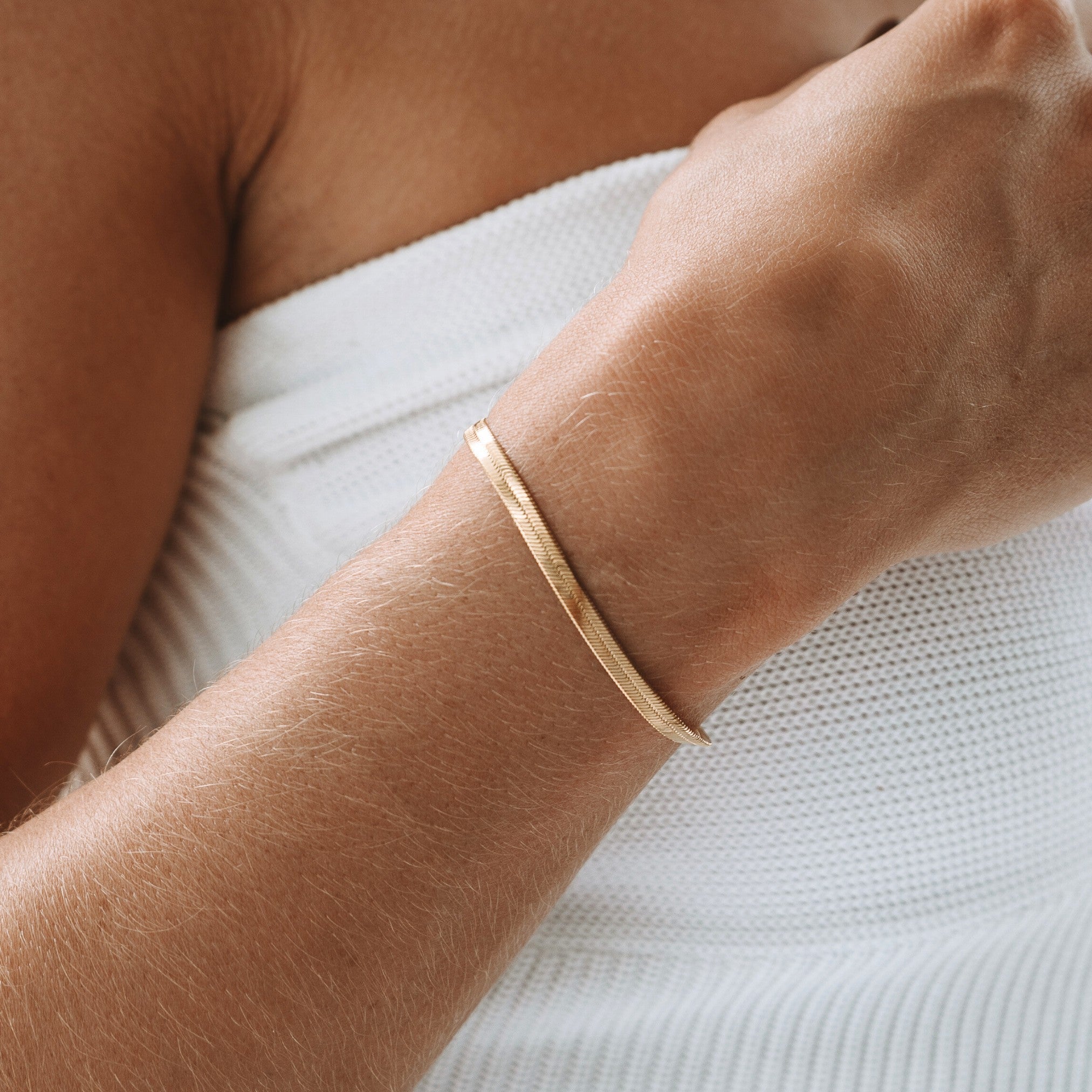 Lana - Bracelet chevron élégant