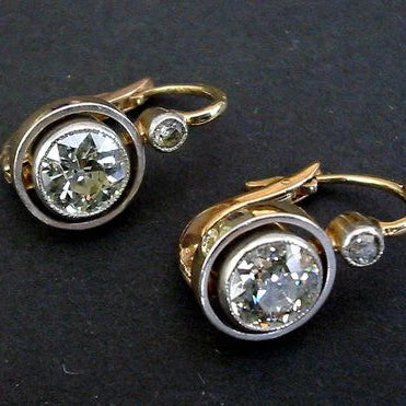 Aurelia - Boucles d'oreilles vintage dorées à la zircone scintillante