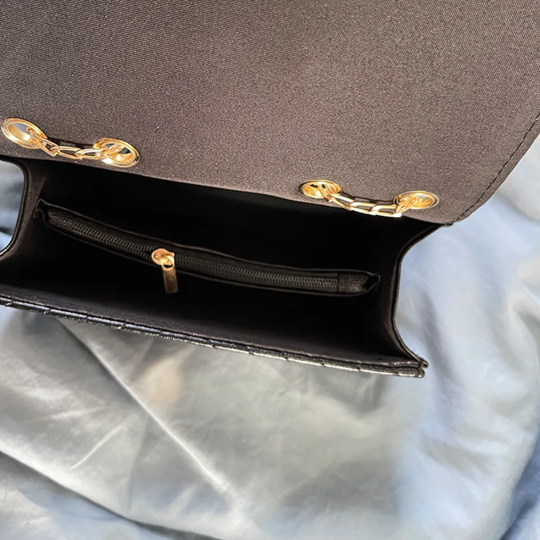 Jannete Luxe Handbag – Élégance Intemporelle