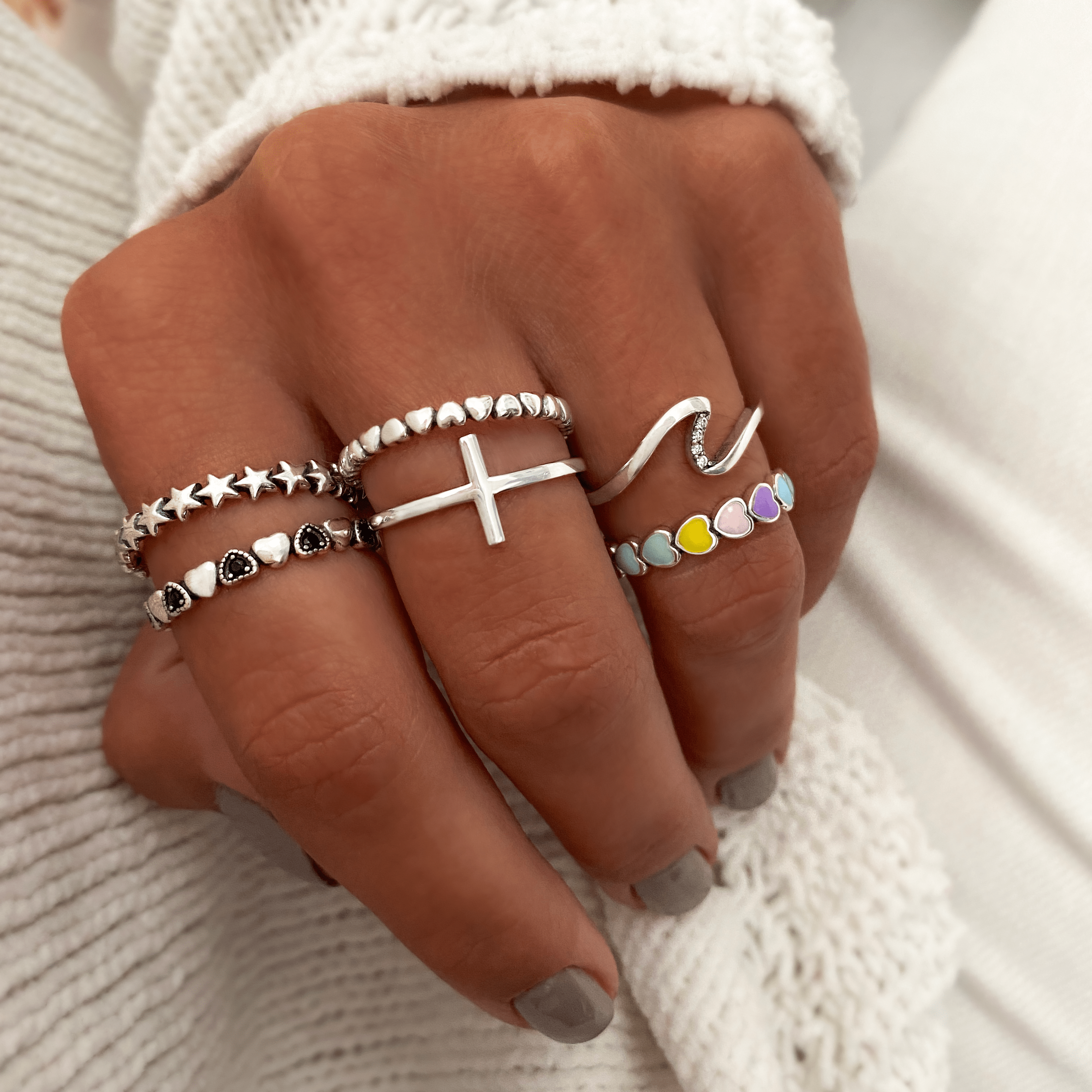 Amélie - Bague croix spirituelle en argent élégante
