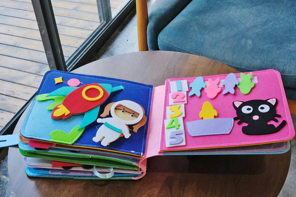 AdventureTales - Livre Feutrine Montessori Créatif
