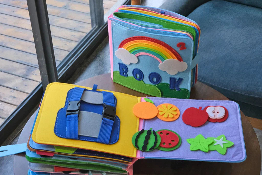 AdventureTales - Livre Feutrine Montessori Créatif