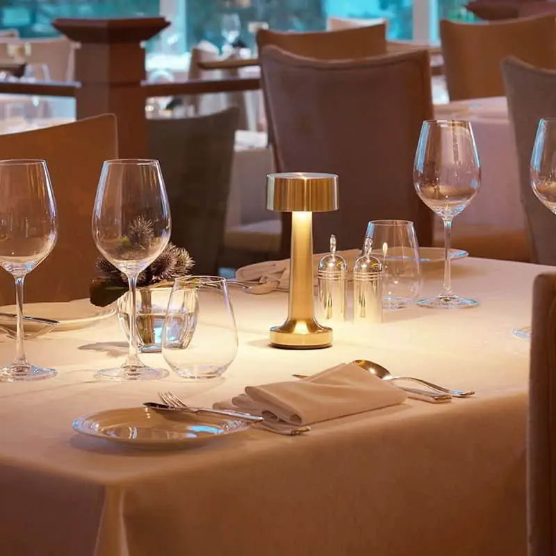 SleekGlow - Lampe de Table Moderne Stylée Intérieur