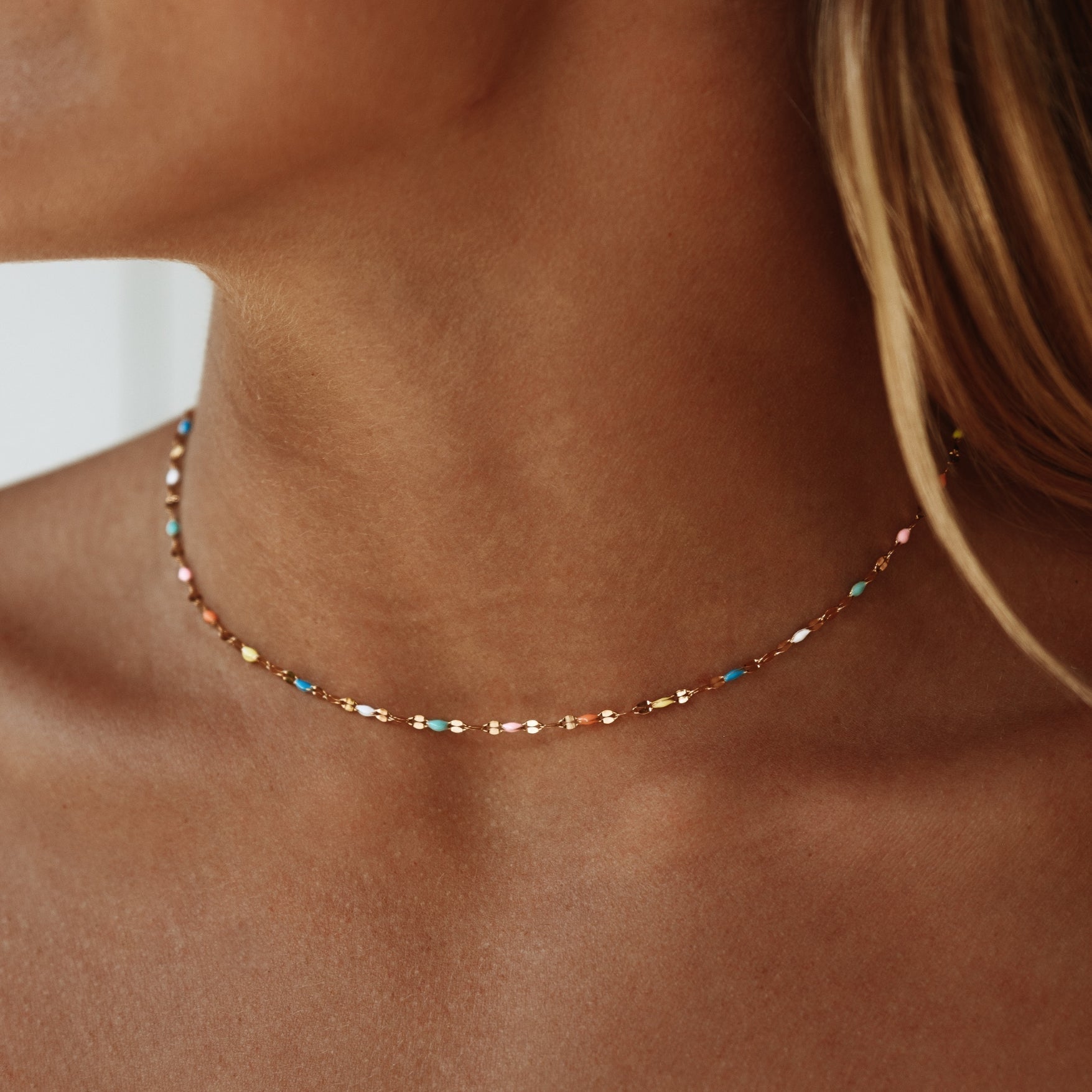 Selina - Choker arc-en-ciel éclatant