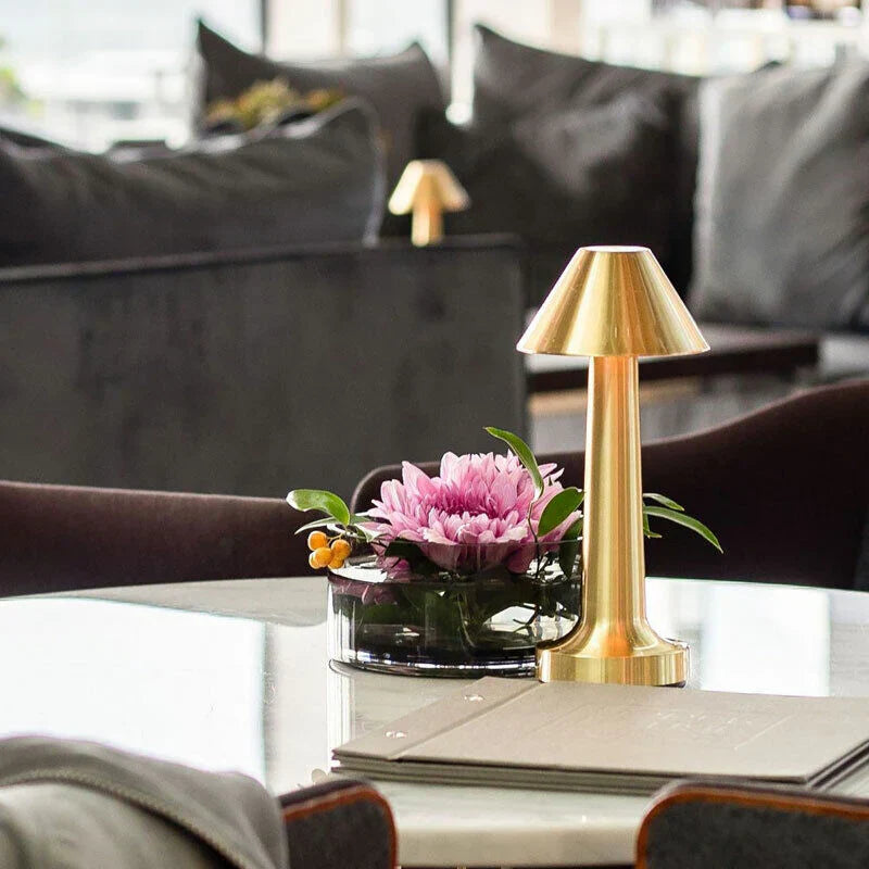 SleekGlow - Lampe de Table Moderne Stylée Intérieur