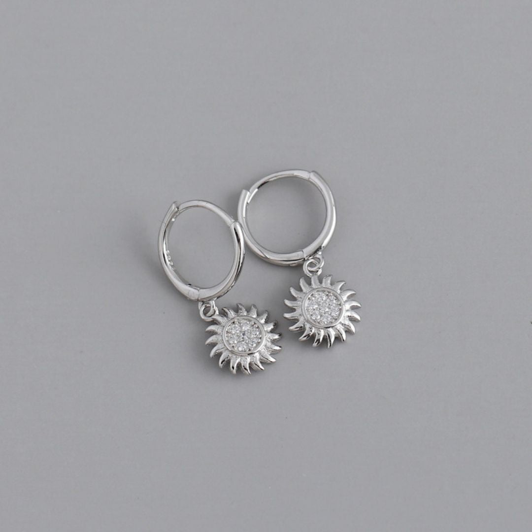 Elara - Boucles d'oreilles élégantes au motif soleil