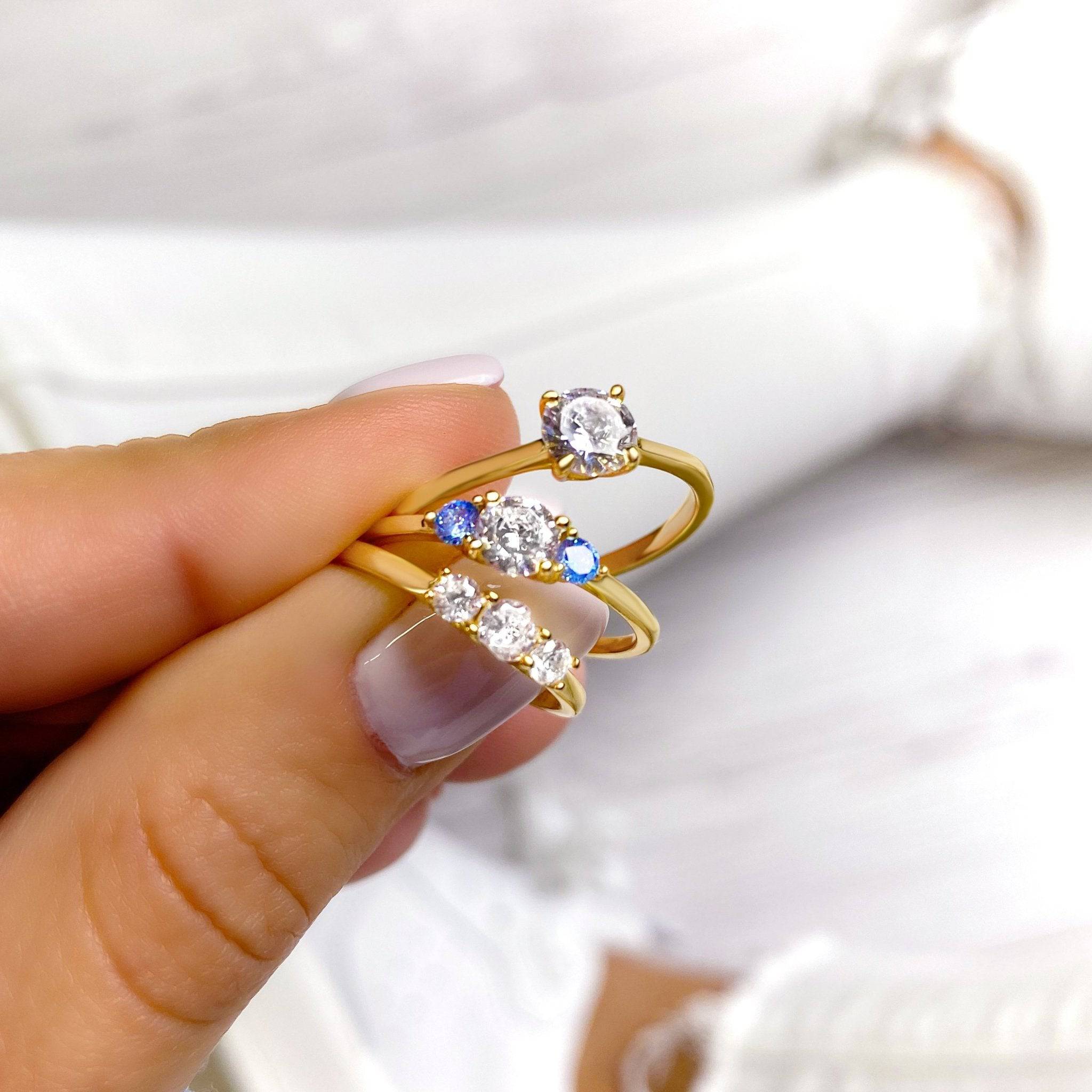 Elena - Bague solitaire en zircone à l'élégance classique