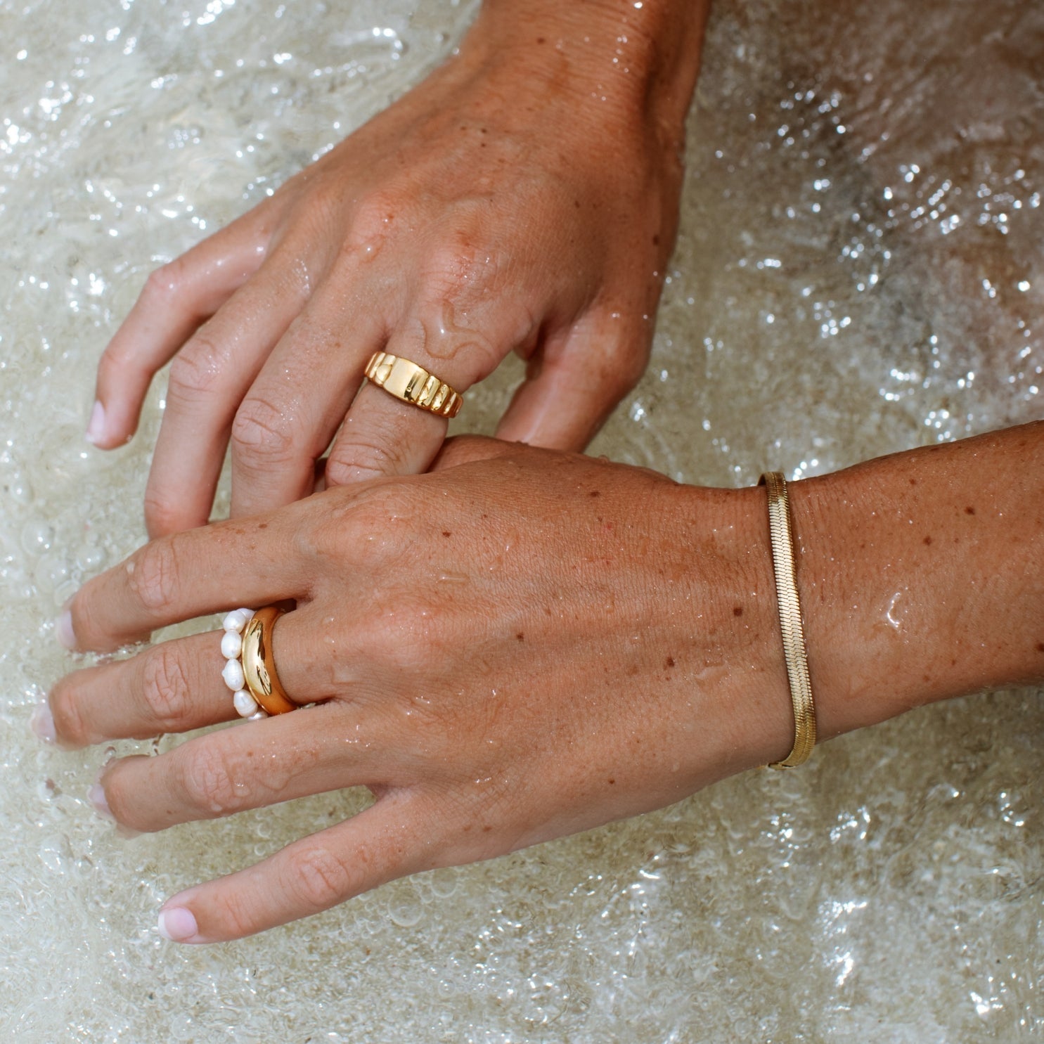 Lana - Bracelet chevron élégant