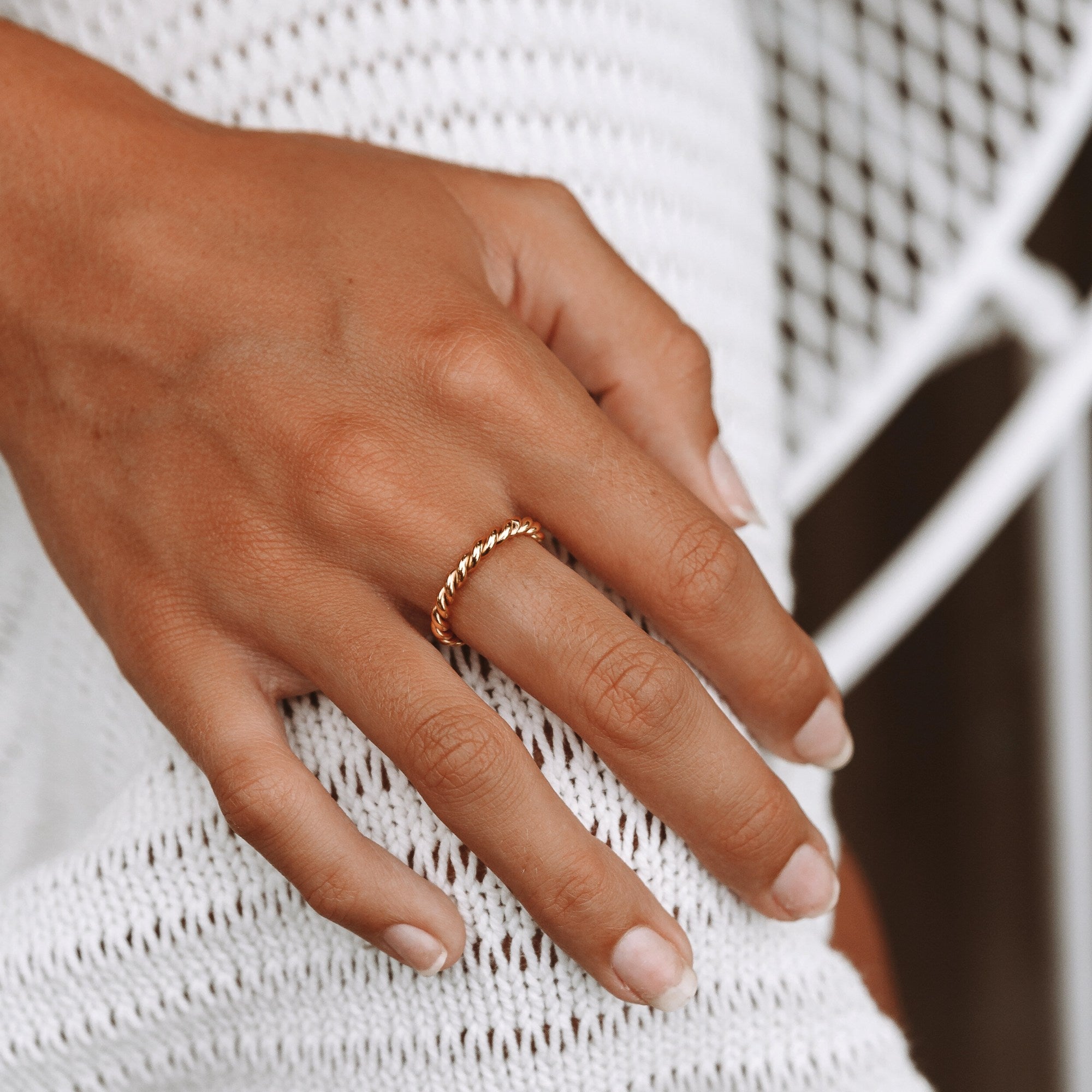 Tessa - Bague torsadée symbolique