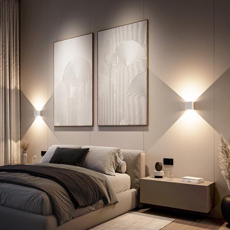 LumiGuard - Applique Murale Extérieure Élégante à Lumière Chaude